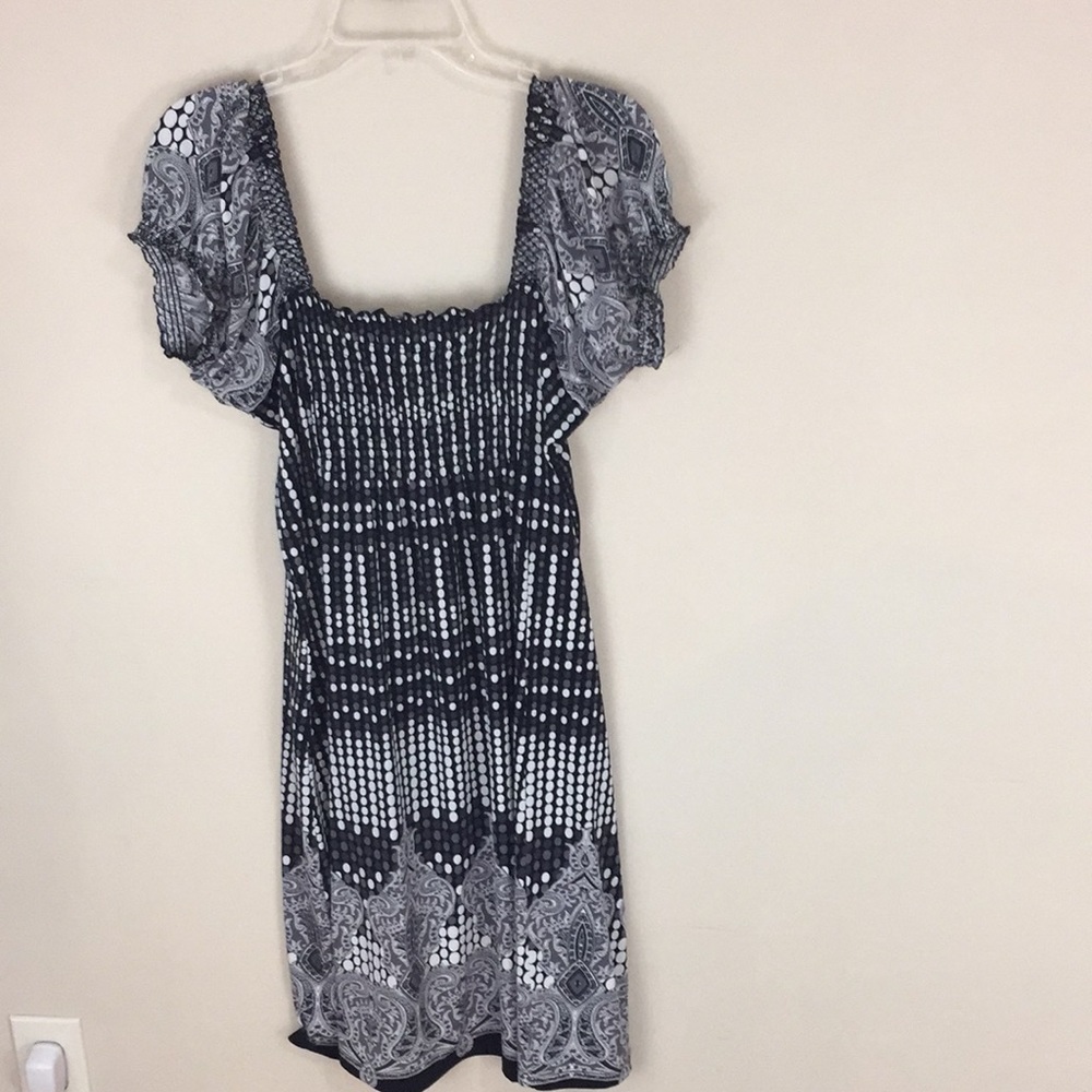 BCBGMAXAZRIA Black, White and Gray Peasant Dress Size Large - Picture 4 of 14